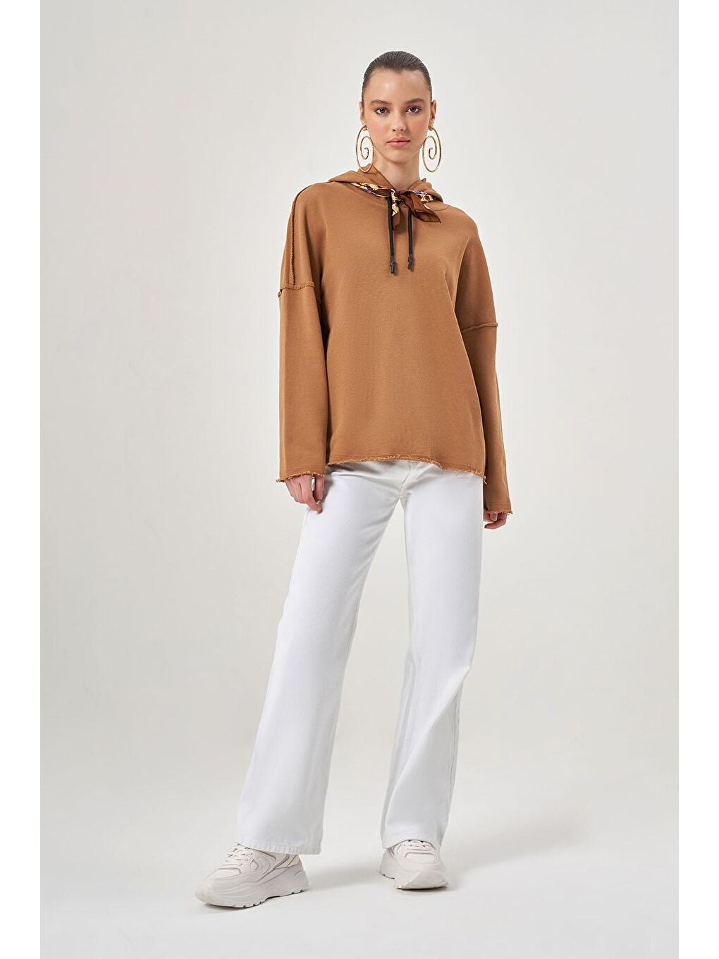 Mizalle Taba-Kahverengi Kapüşonlu Garnili Taba Sweatshirt - 3