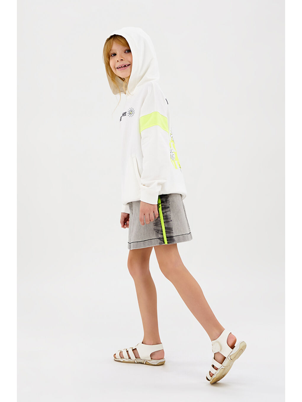 Kız Çocuk Baskı Detaylı Kapüşonlu Ekru Sweatshirt