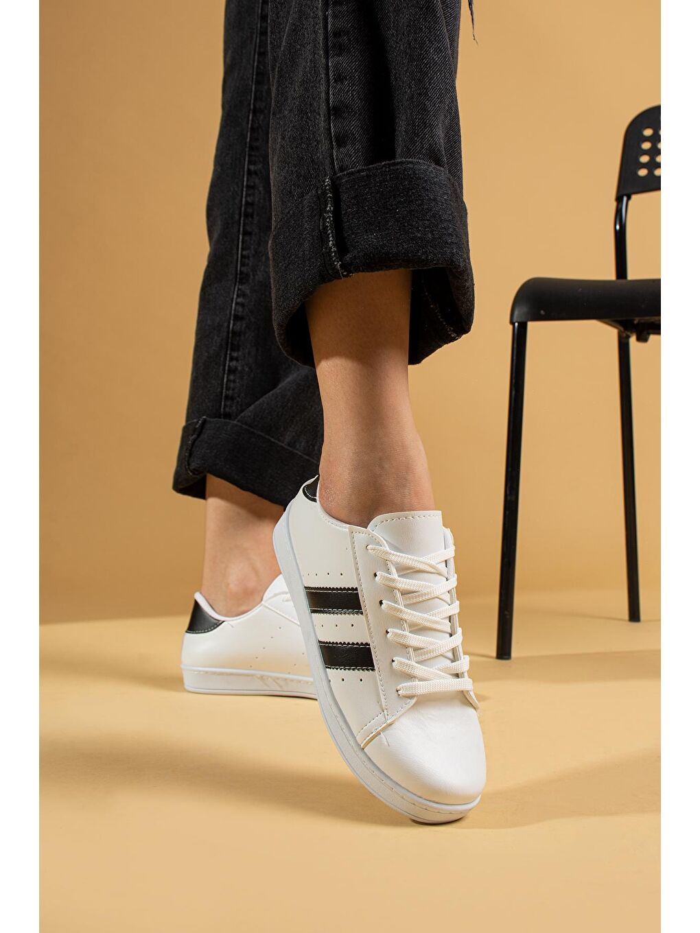 Beyaz Rahat Taban Bağcıklı Kadın Sneakers 001-160-23ÇT-1