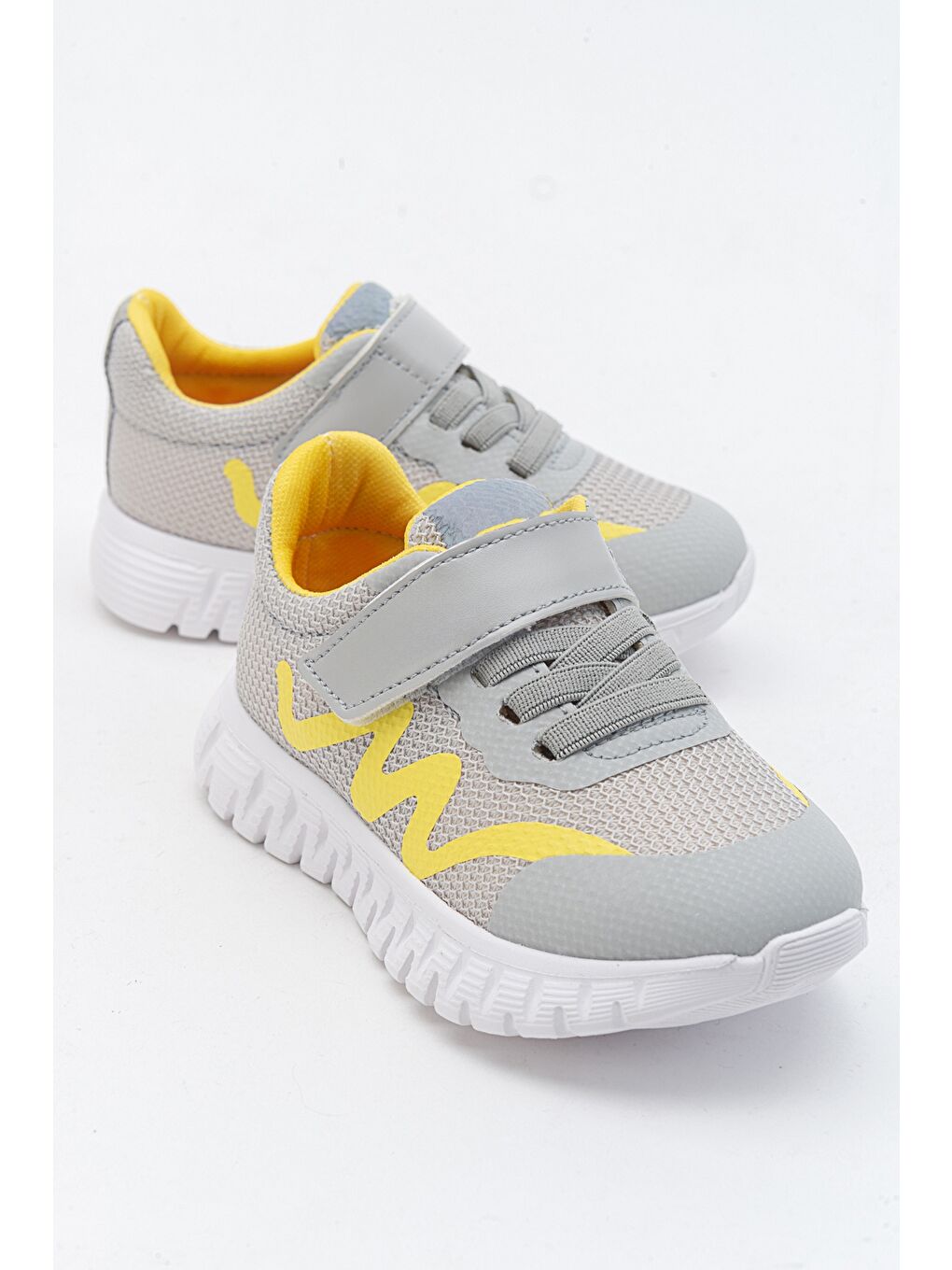 Erkek Çocuk Gri Hafif Spor Ayakkabı