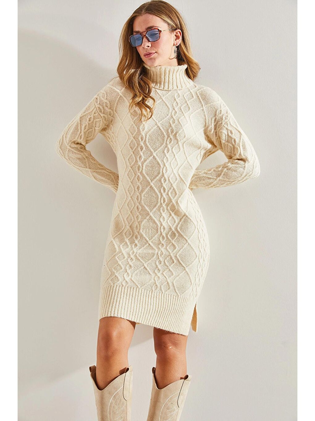 Bej Kadın Saç Örgülü Balıkçı Yaka Triko Elbise-1