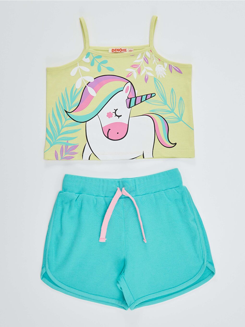 Yeşil Ormanda  Kız Çocuk Tişört Şort Takım-2