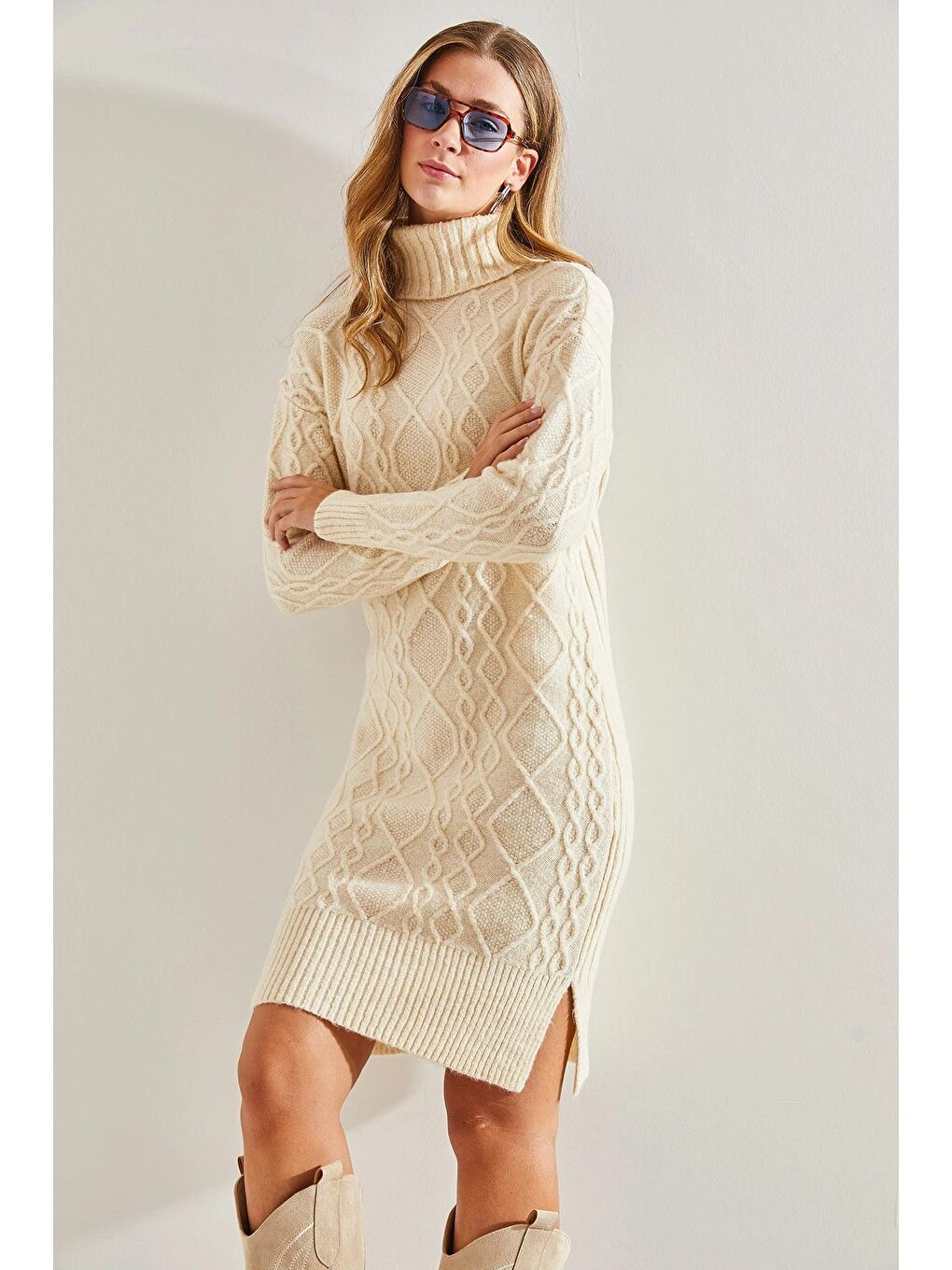 Bej Kadın Saç Örgülü Balıkçı Yaka Triko Elbise-4