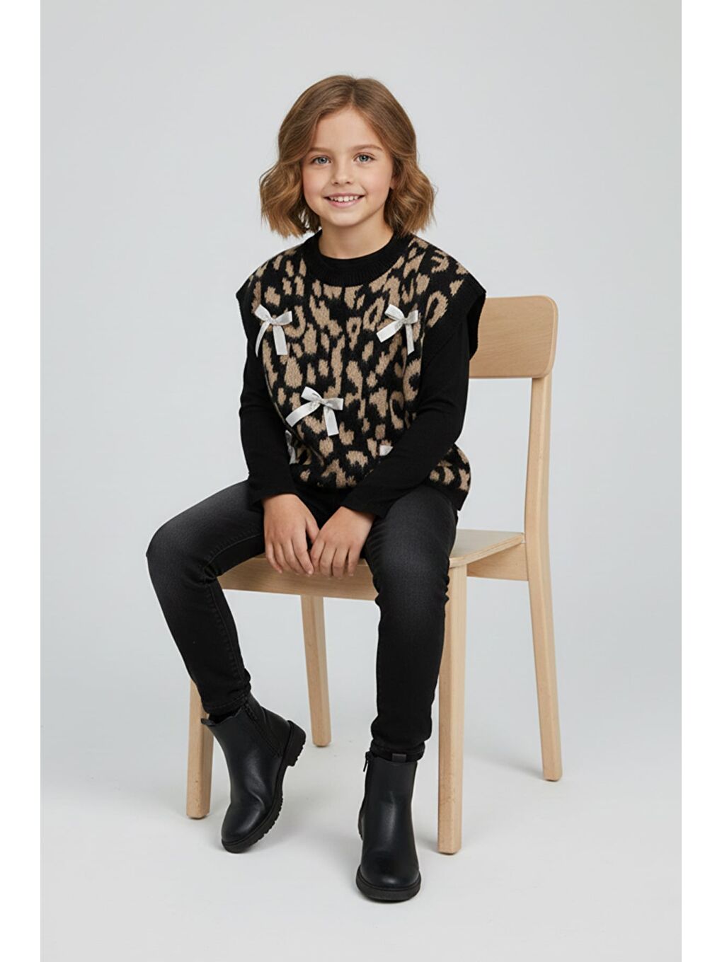 Gri Leopar Desenli Fiyonklu Kız Çocuk Triko Süveter-1