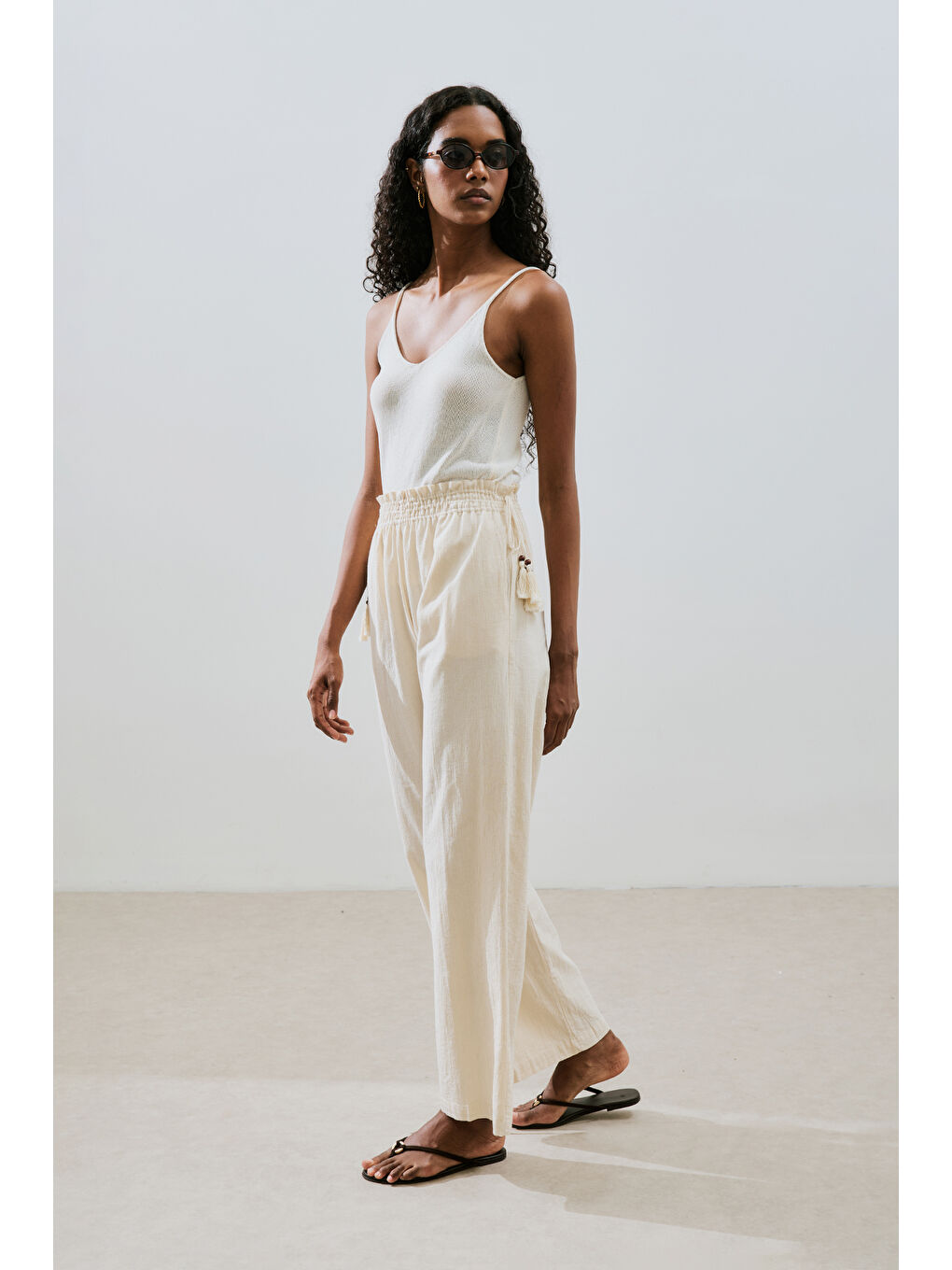 Bej Dokulu Bağlamalı Pantolon Natural-3