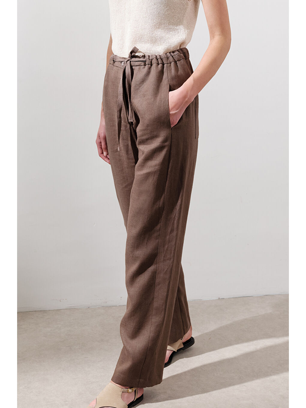 Kahverengi Keten Barrel Pantolon Tozlu Kahve-4