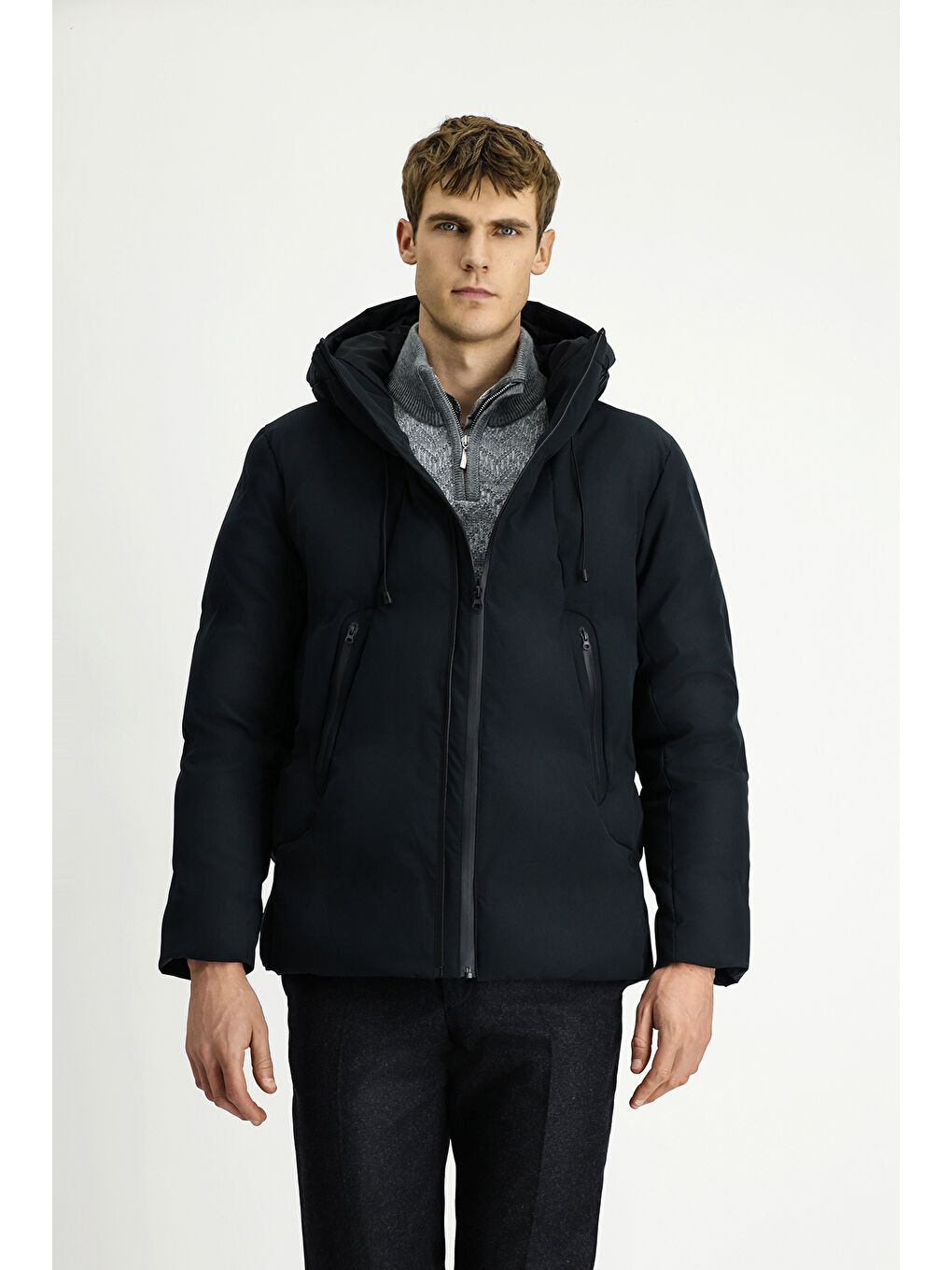 Siyah Kapüşonlu Şişme Spor Mont-4