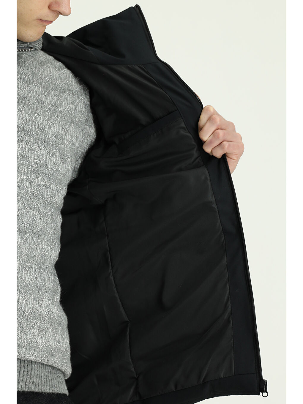 Siyah Kapüşonlu Şişme Spor Mont-7