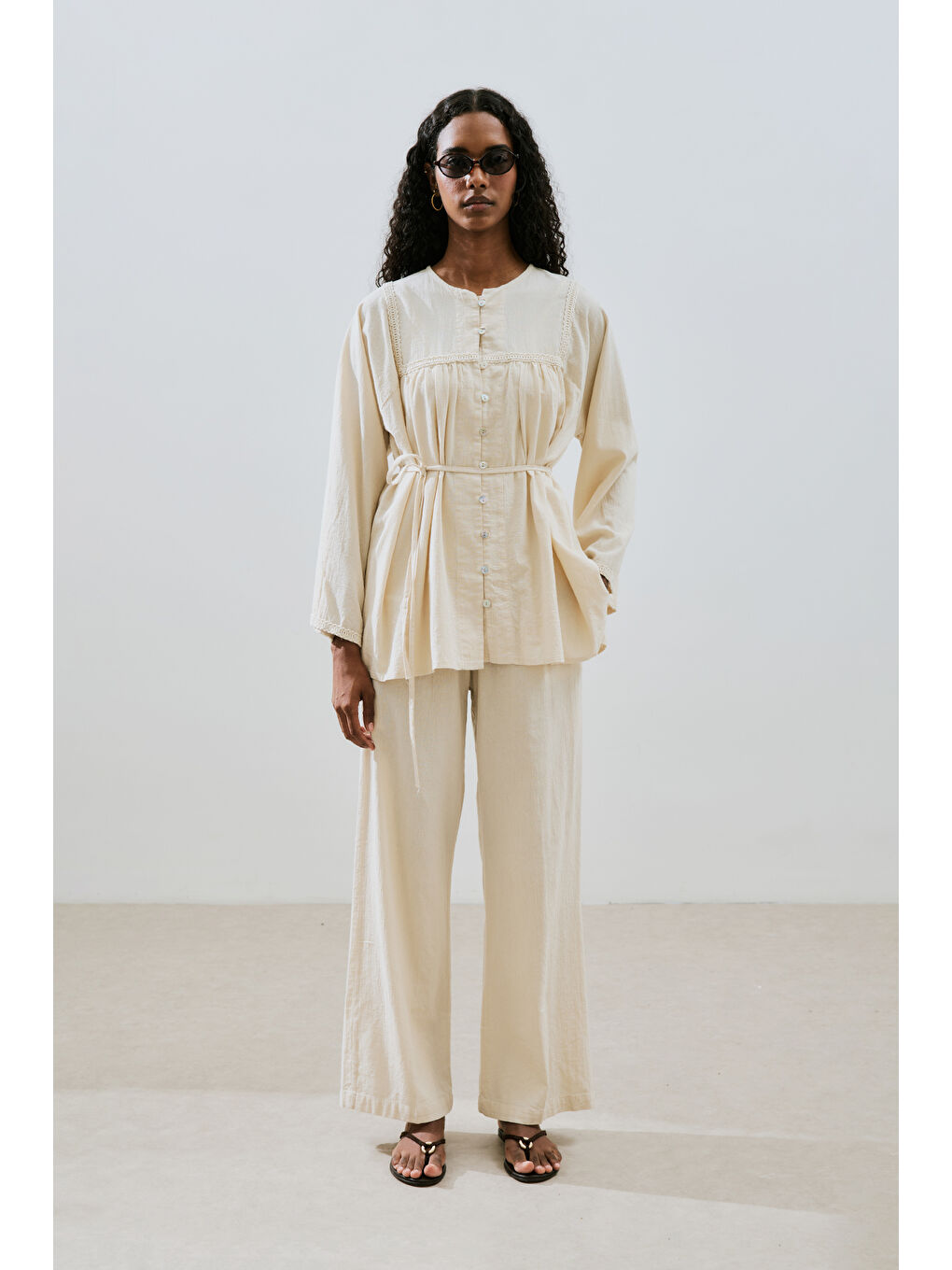 Bej Dokulu İşlemeli Gömlek Natural-1