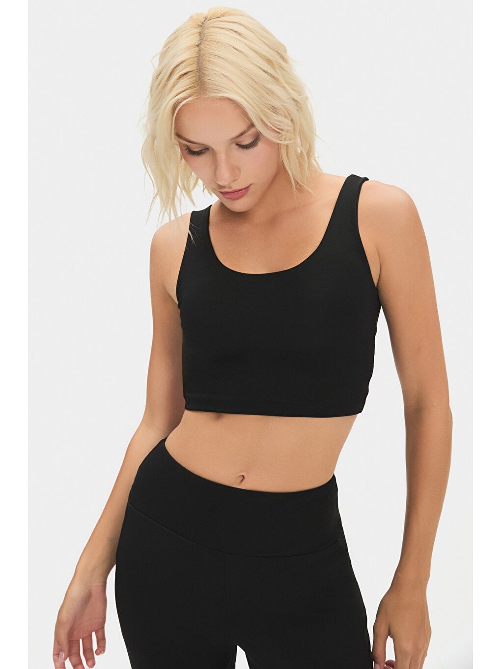 Kadın Siyah Hafif Destekli Sırt Detaylı Kaplı Spor Sütyeni-3