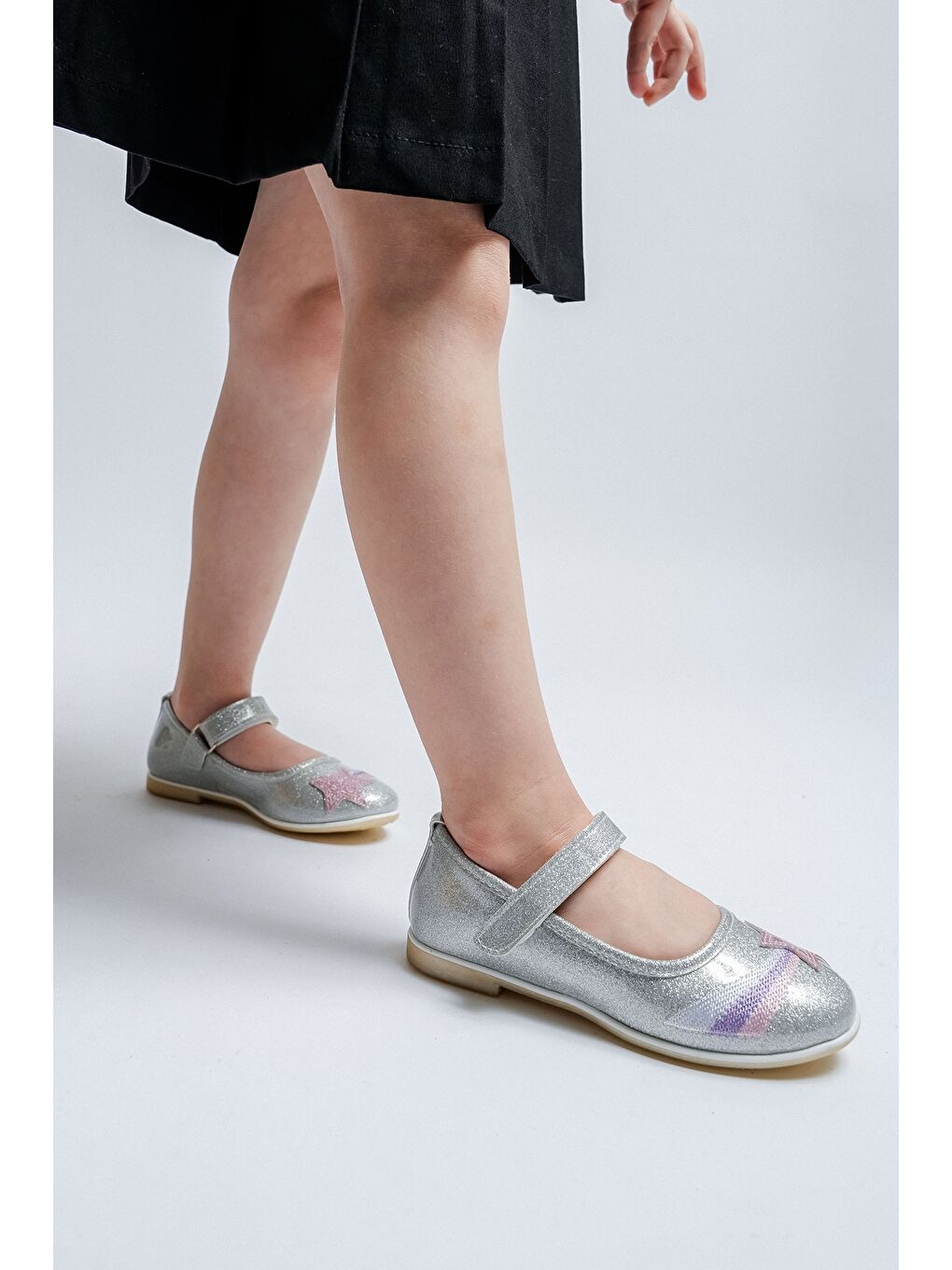 Gri Kız Çocuk Gümüş Yıldızlı Günlük Babet-1