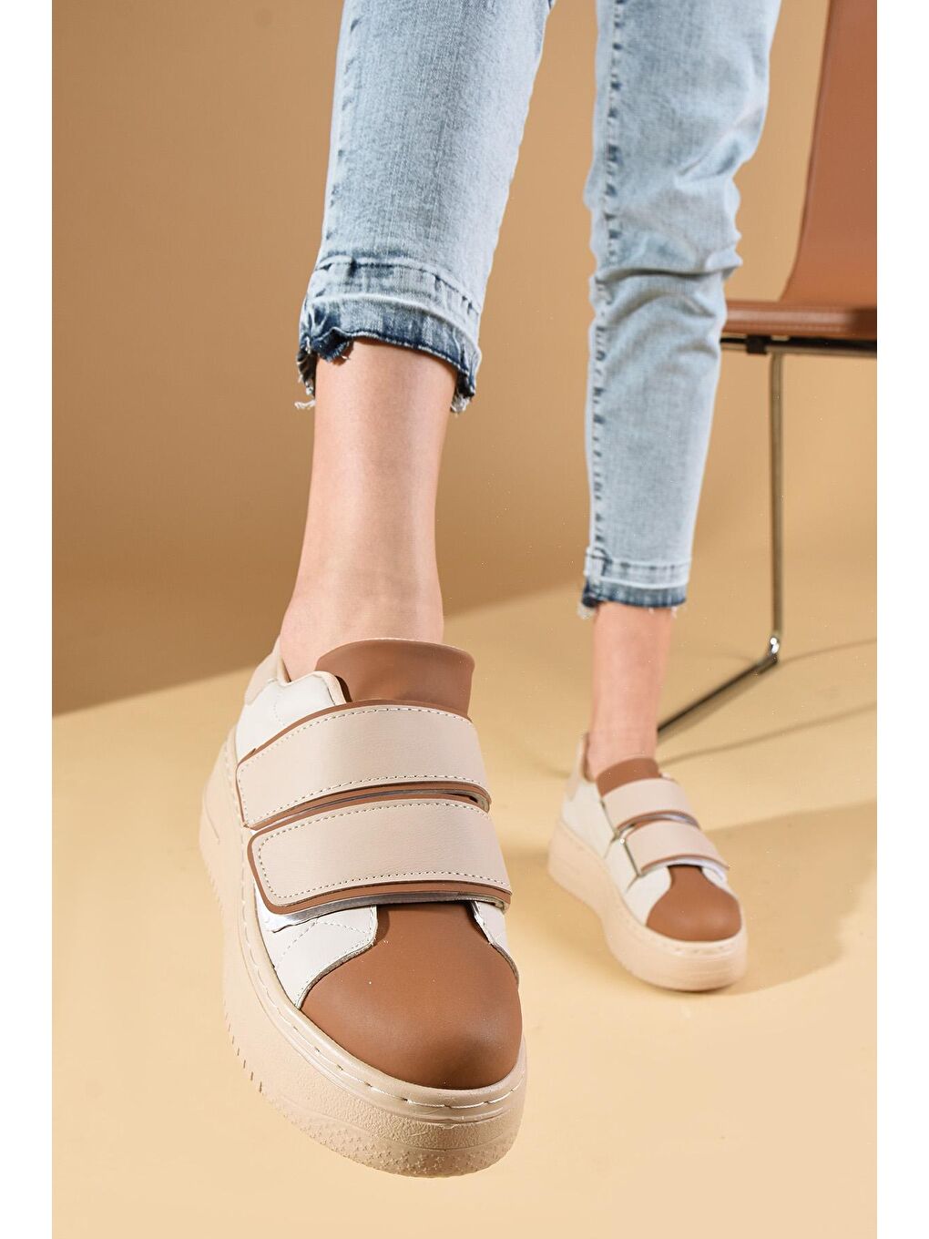 Kahverengi Cırtlı Yüksek Taban Kadın Sneakers 001-8181-23-1