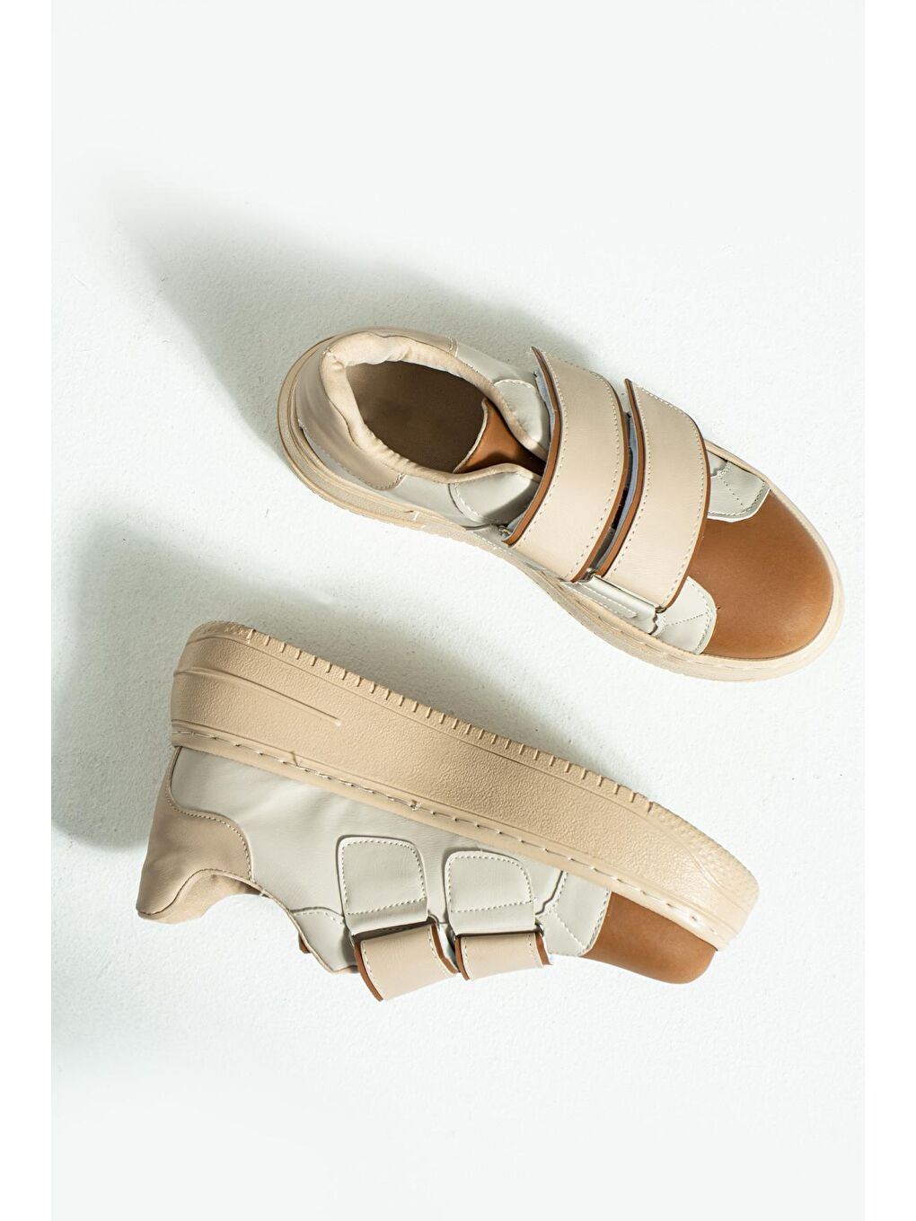 Kahverengi Cırtlı Yüksek Taban Kadın Sneakers 001-8181-23-2