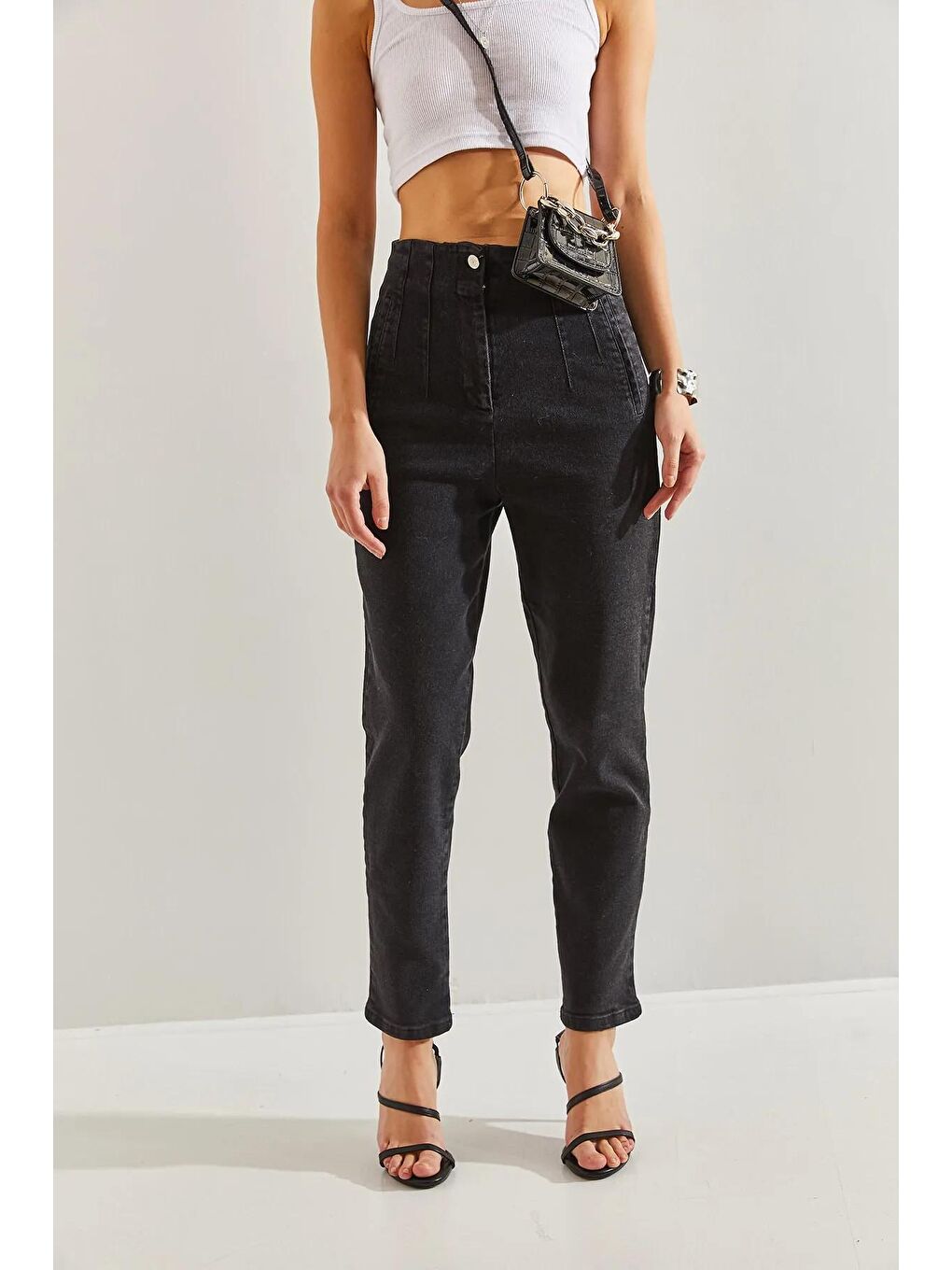 Siyah Kadın Pileli Elastanlı Kemersiz Pantolon-1