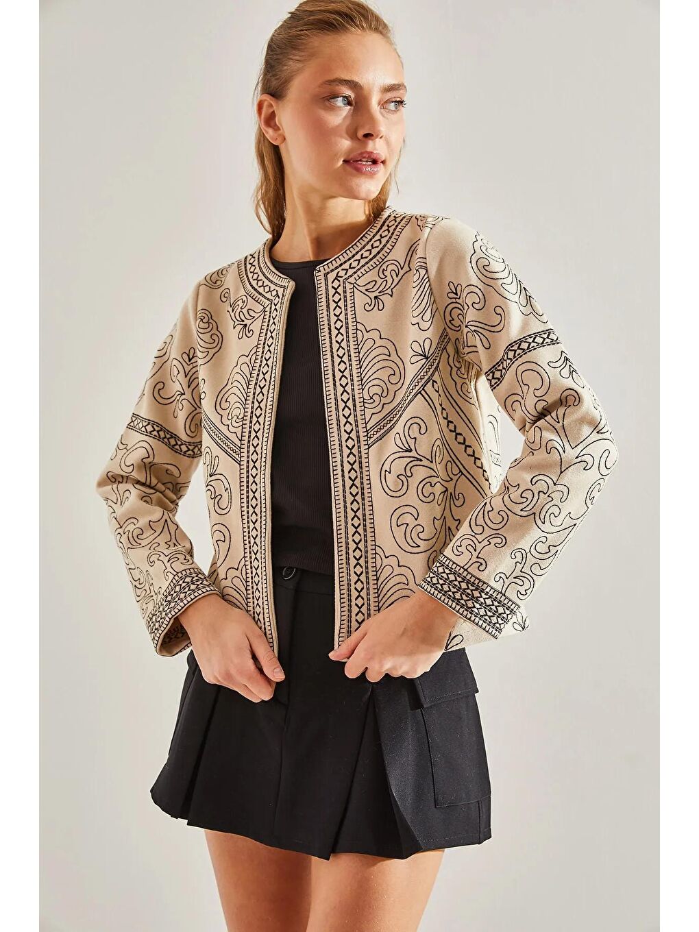 Bej Kadın Nakışlı Multi Desenli Kaşe Ceket-1