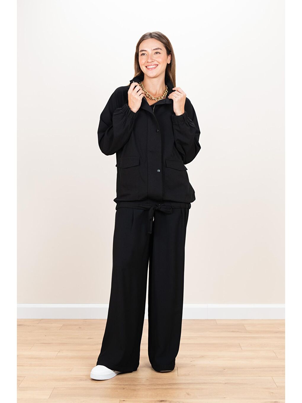 Kadın Siyah Dik Yaka Bomber Ceket-1