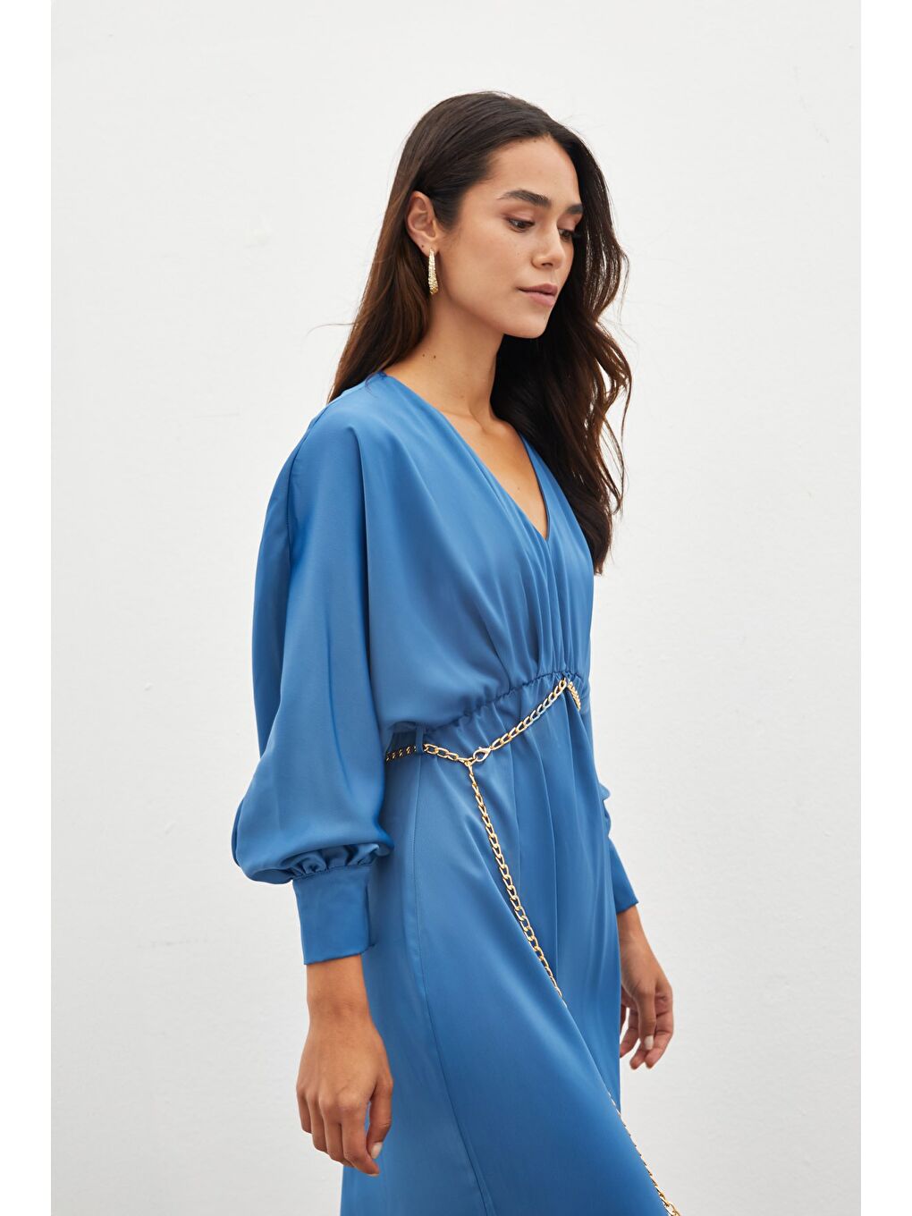 Zincir Kemerli Saten Elbise - İndigo-6