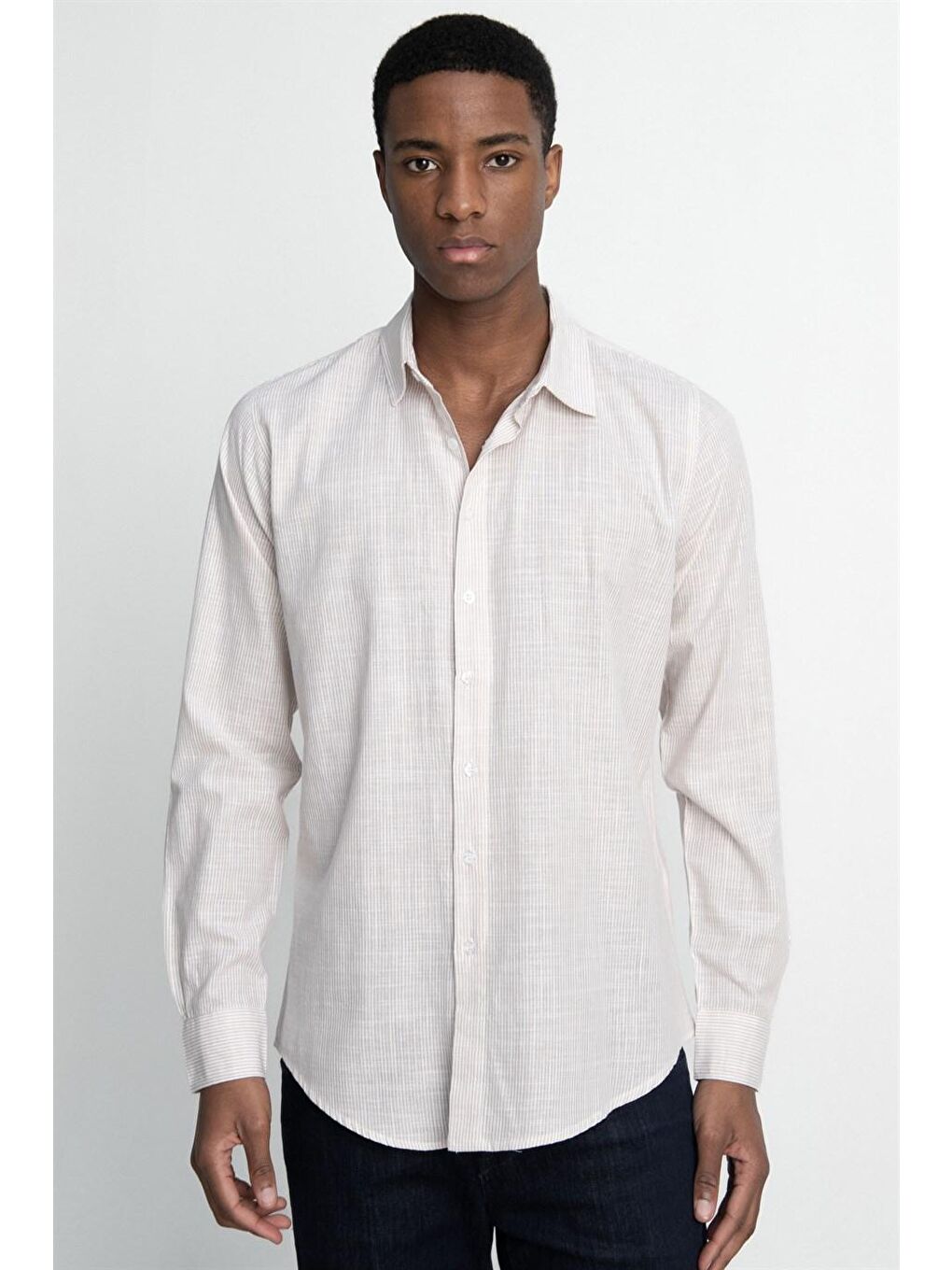 Ekru Tudors Slim Fit Uzun Kol Çizgili Yaka İçi Biyeli Ketenli Erkek Gömlek