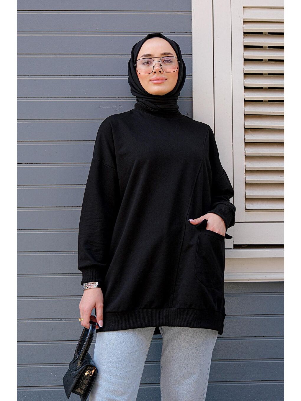 İki İplik Cepli Armalı Tunik Siyah-1