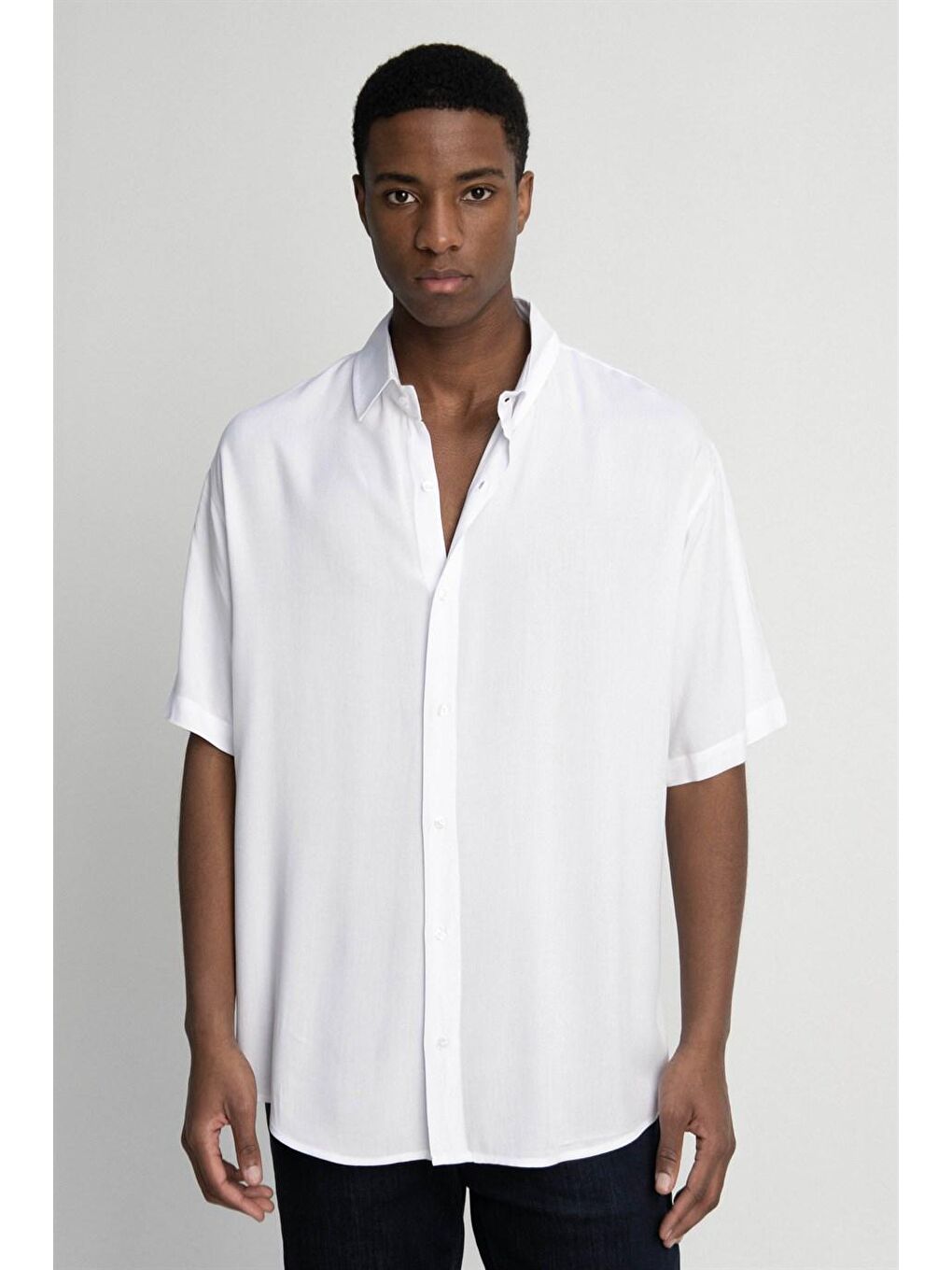 Beyaz Tudors Relax Fit  Kısa Kol Düz Viskon Erkek Gömlek-1