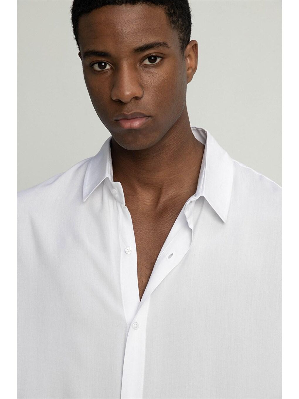 Beyaz Tudors Relax Fit  Kısa Kol Düz Viskon Erkek Gömlek-2