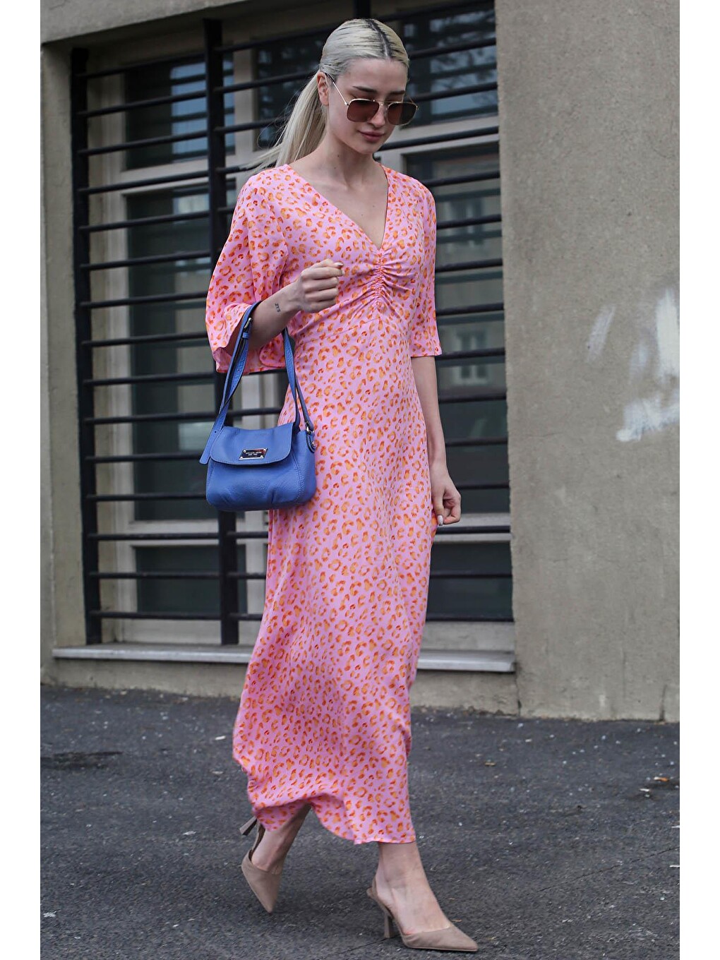 Pembe Desenli V Yaka Midi Elbise Mg1797