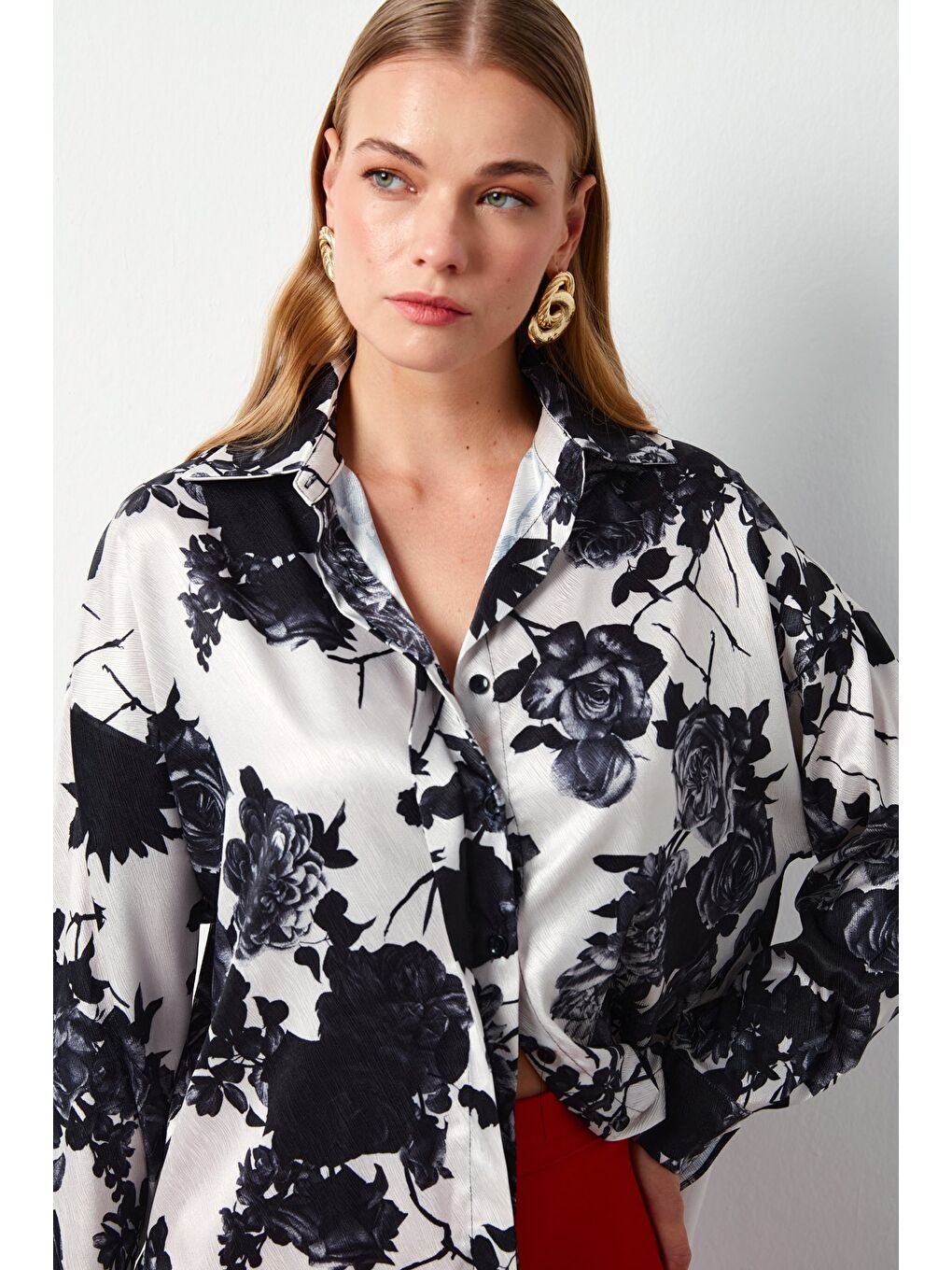 Çiçek Desenli Salaş Gömlek - Siyah-1