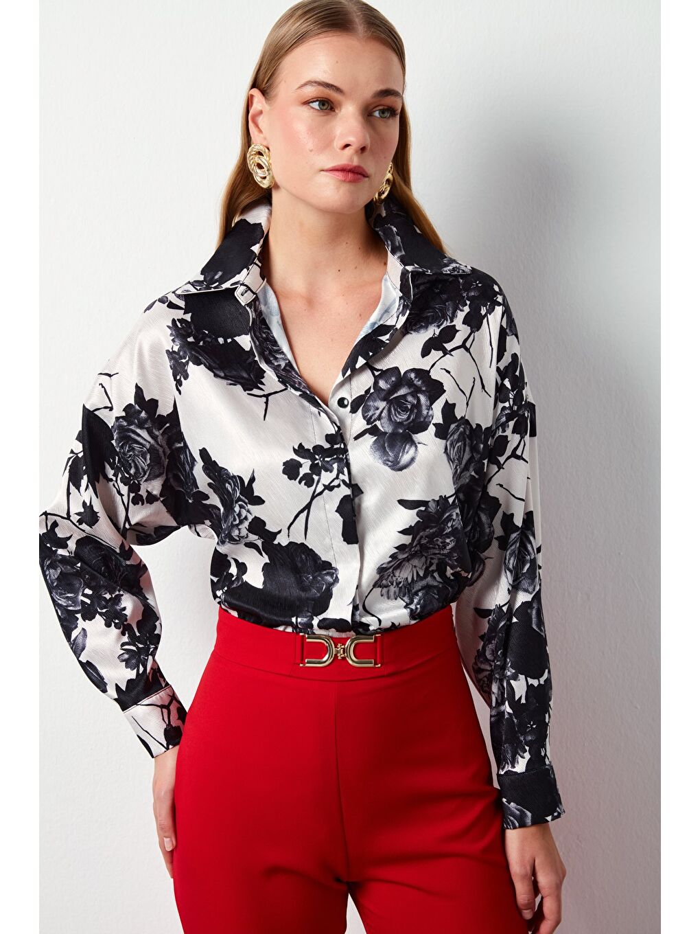 Çiçek Desenli Salaş Gömlek - Siyah-4