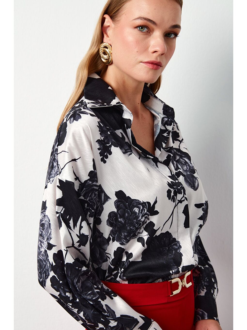 Çiçek Desenli Salaş Gömlek - Siyah-5