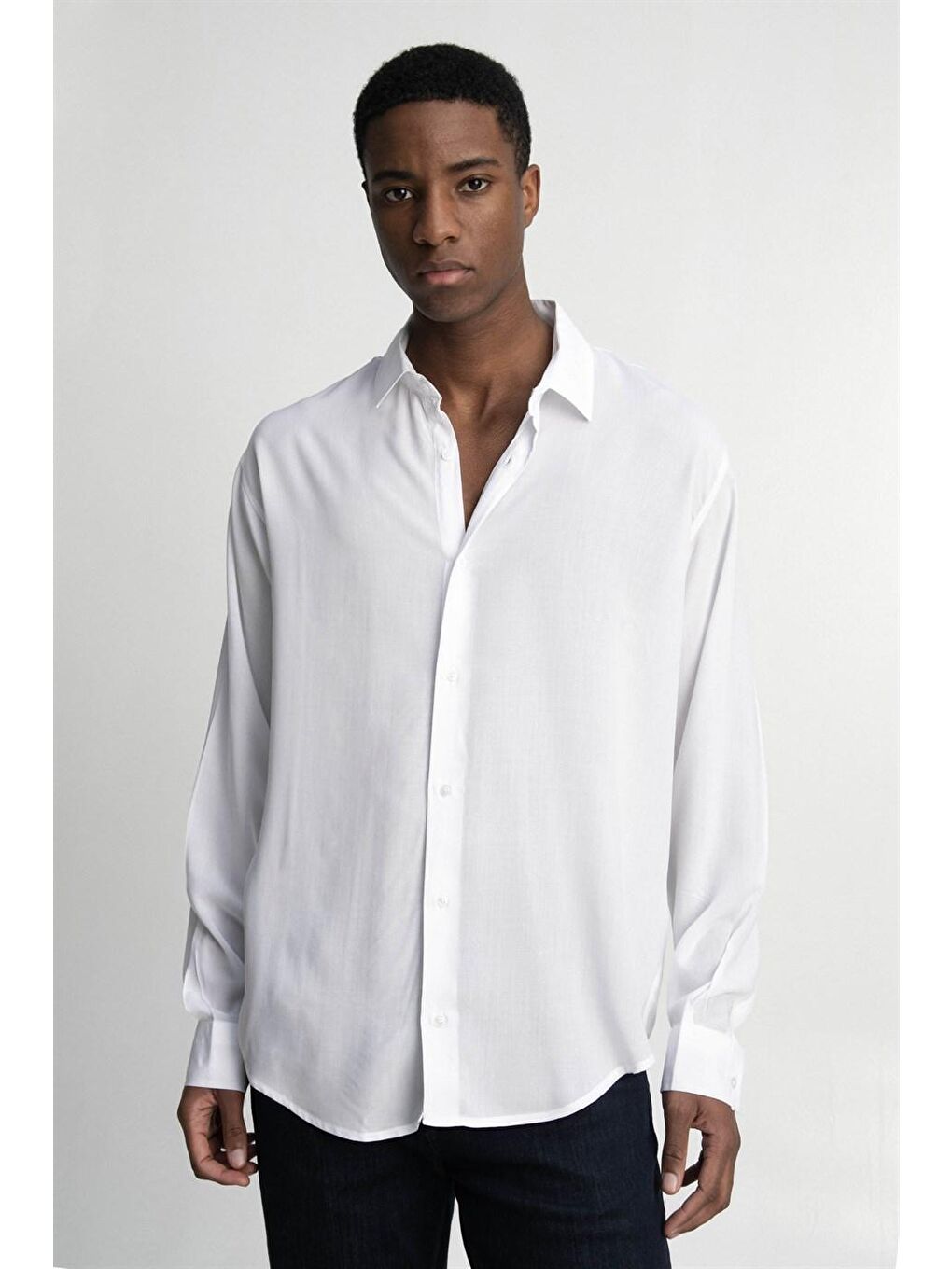 Beyaz Tudors Relax Fit Vual Viskon Premium Kumaş Spor Yaka Erkek Gömlek