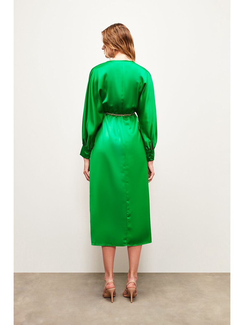 Zincir Kemerli Saten Elbise - Yeşil-4