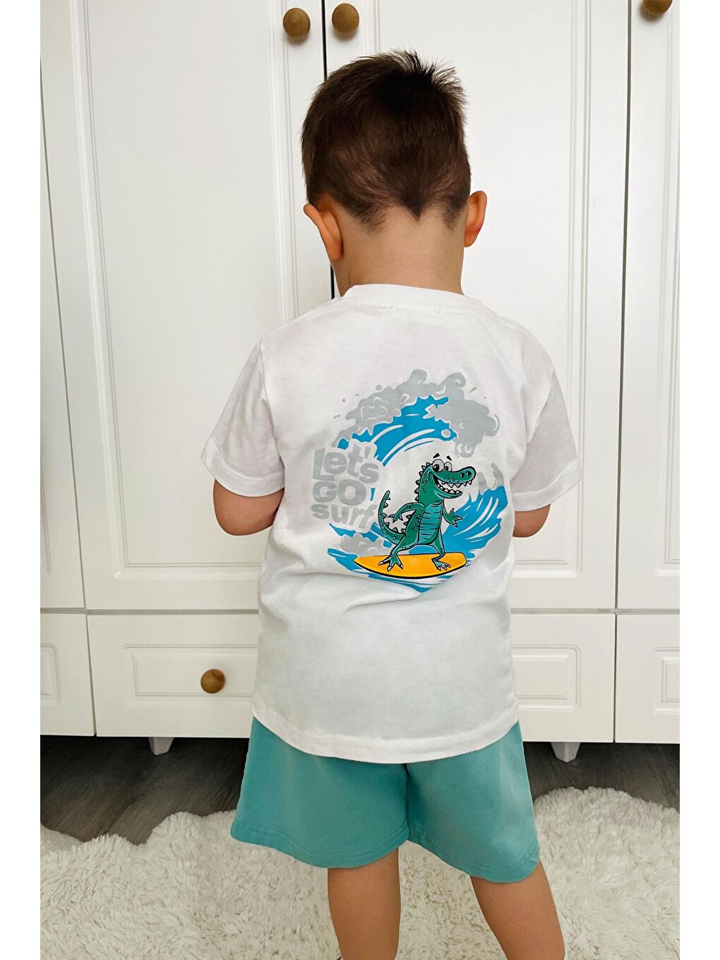 Erkek Çocuk Şortlu Takım Sırt Kısmı Sörfçü Dinozor Baskılı Ekru (3-6 Yaş)-1