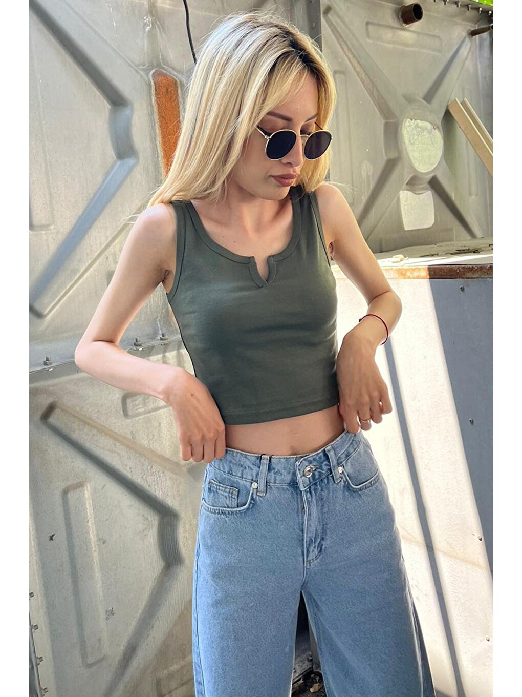 Madmext Haki Önü Detaylı Haki Crop Top MG362