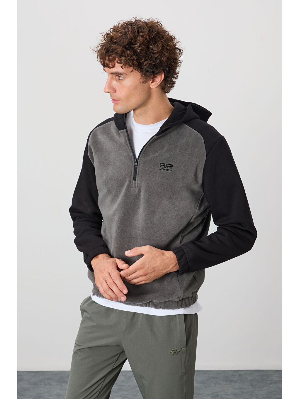 Koyu Gri Yarım Fermuarlı Kapüşonlu Renk Bloklu Standart Kalıp  Polar Erkek Hoodie - 88300-3