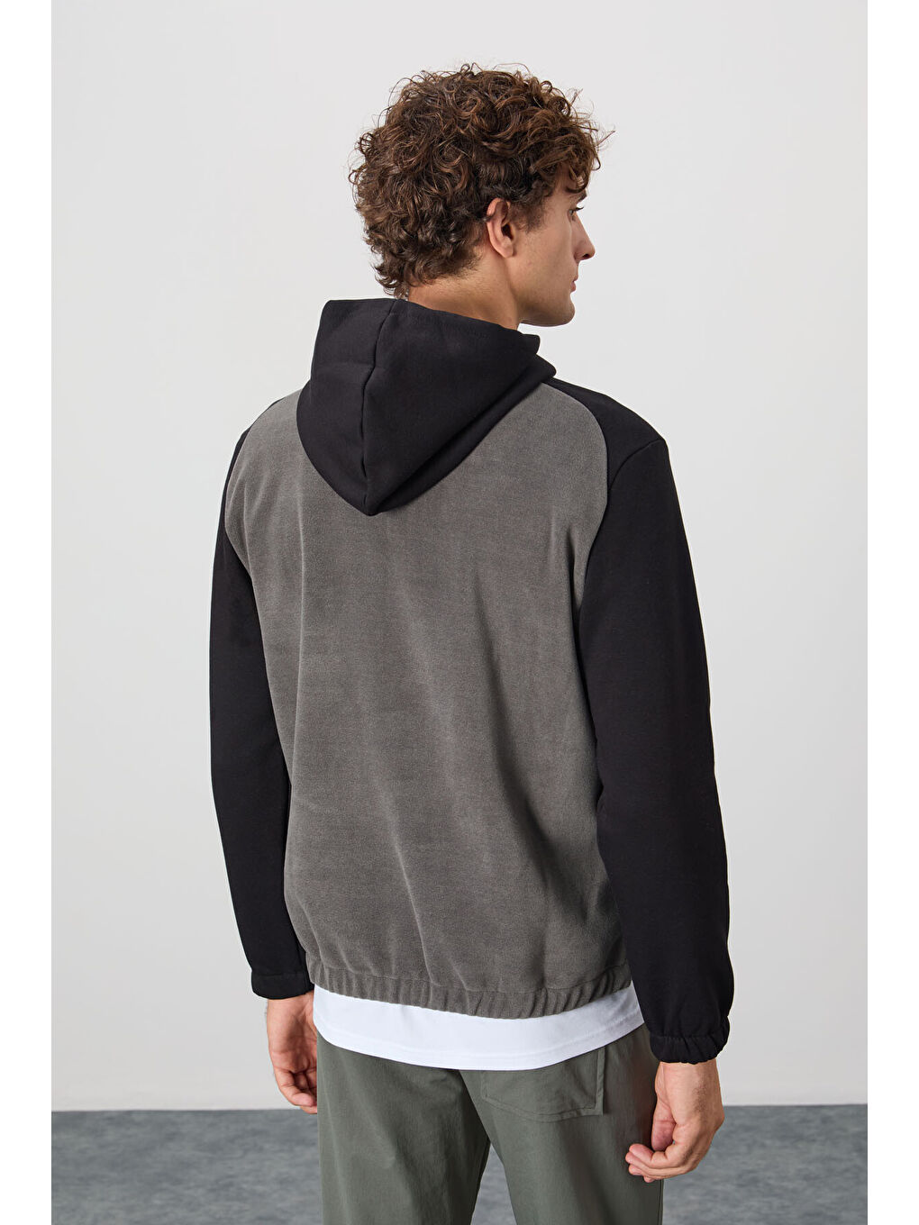 Koyu Gri Yarım Fermuarlı Kapüşonlu Renk Bloklu Standart Kalıp  Polar Erkek Hoodie - 88300-4