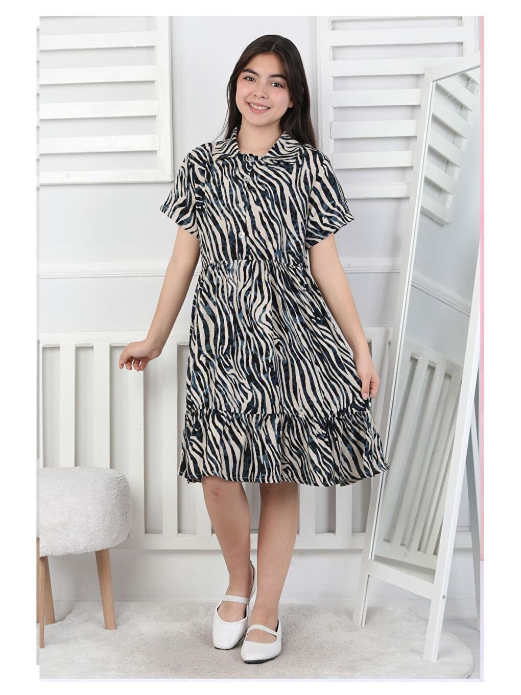 Siyah Desenli Kız Çocuk Düğmeli Elbise