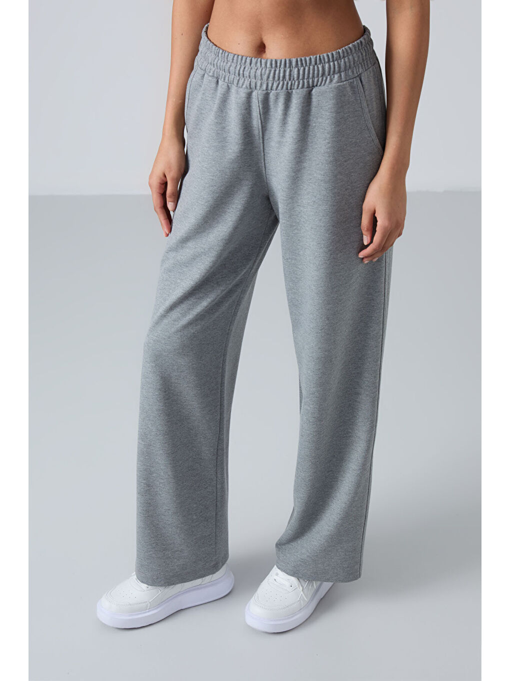 Gri Melanj Yüksek Bel Cepli Rahat Form Geniş Paça Kadın Eşofman Alt - 94567-1