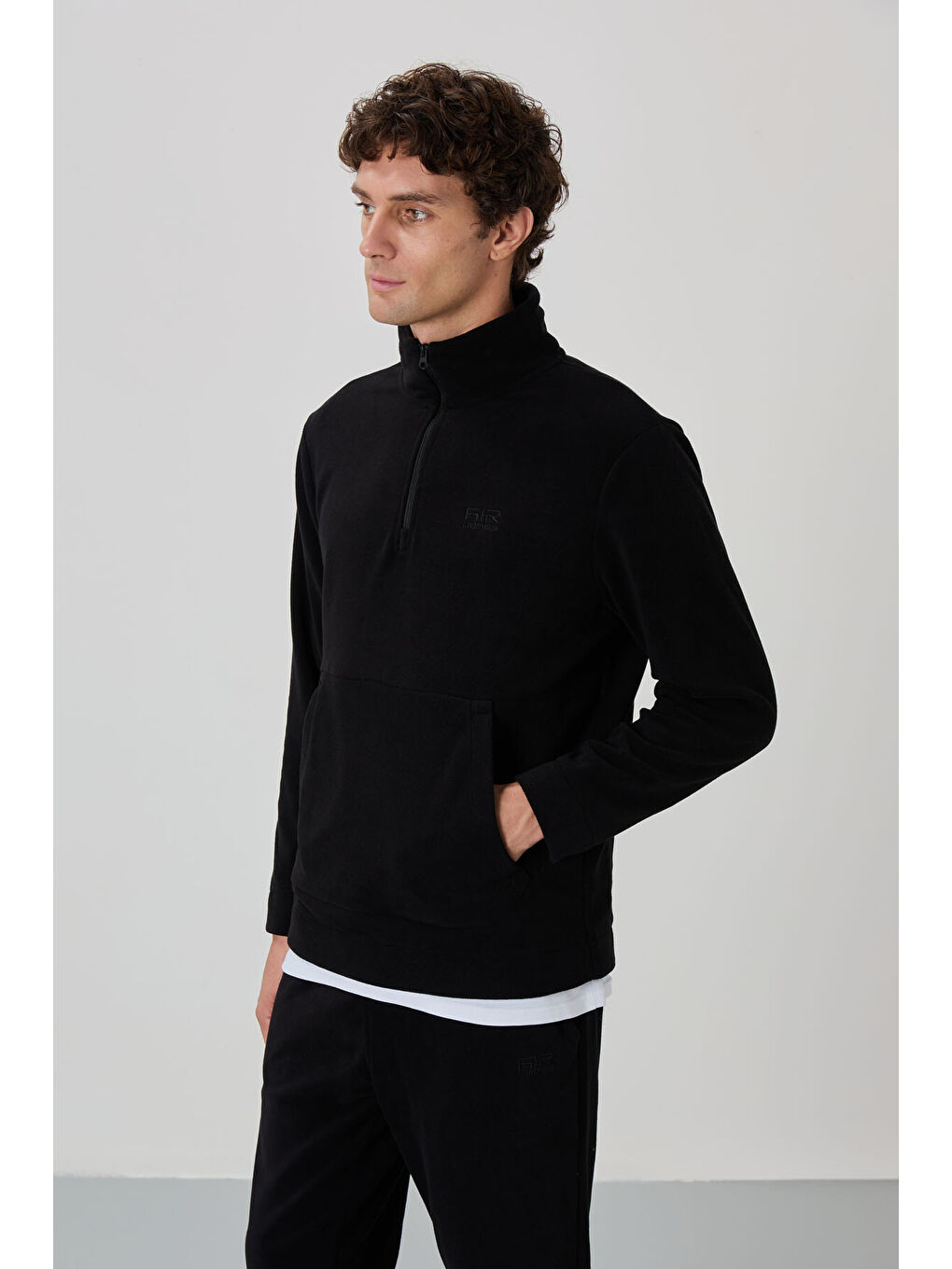 Siyah Yarım Fermuarlı Dik Yaka Kanguru Cep Detaylı Polar Erkek Eşofman Takım - 85226-1