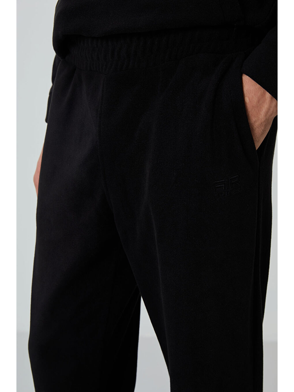 Siyah Yarım Fermuarlı Dik Yaka Kanguru Cep Detaylı Polar Erkek Eşofman Takım - 85226-4