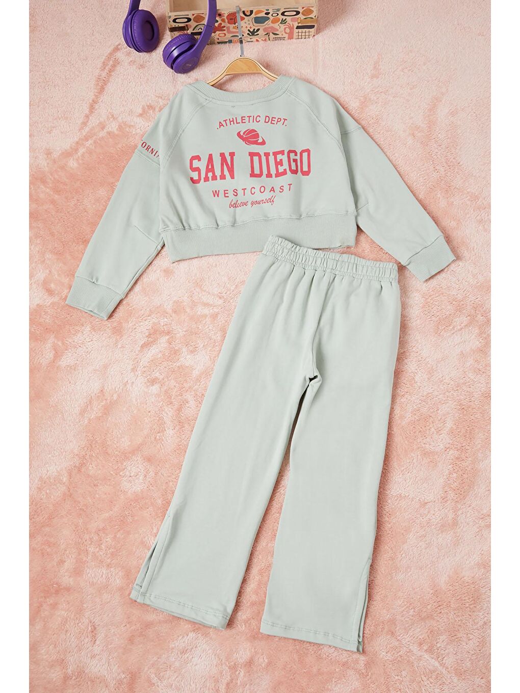 Yeşil Los Angeles Sırt Baskılı Yırtmaçlı Kız Çocuk Eşofman Takımı 16711-4