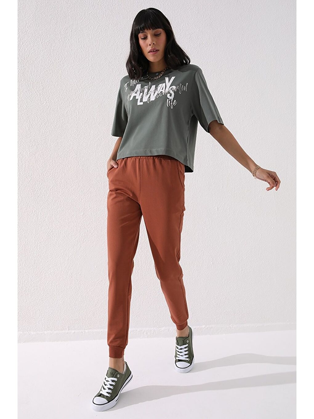 Kahverengi Tarçın Yüksek Bel Jogger Rahat Form Manşetli Kadın Eşofman Alt - 94561-2