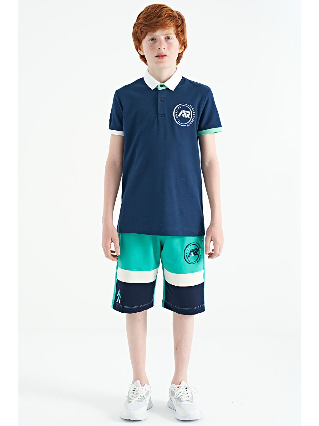 Deniz Yeşili Renkli Baskılı Bağcıklı Nakış Detaylı Standart Kalıp Erkek Çocuk Şort - 11129