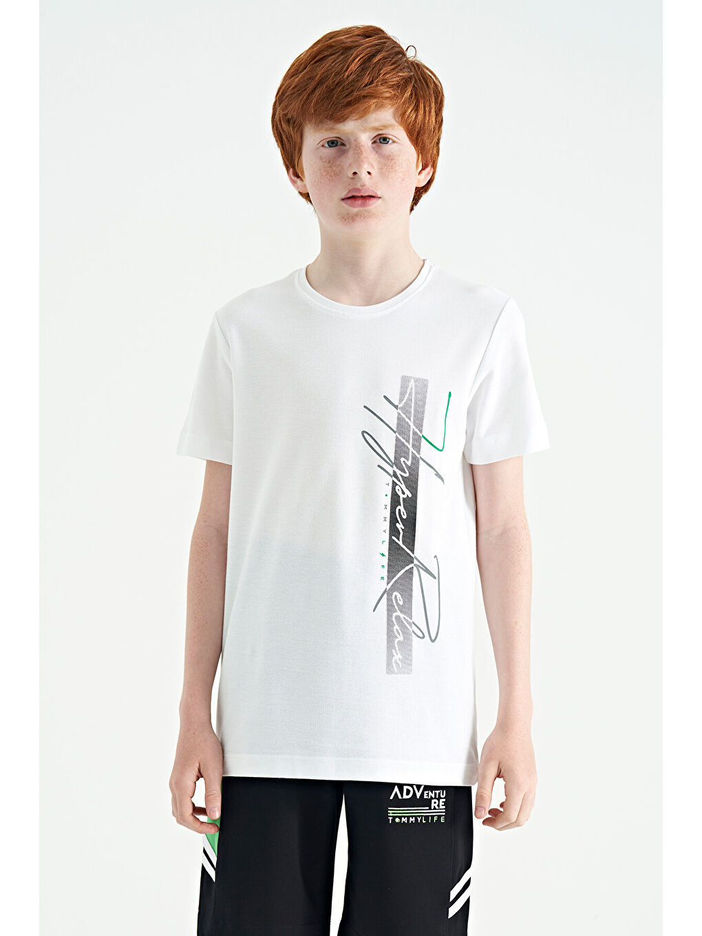 Beyaz Yazı Baskılı O Yaka Standart Kalıp Erkek Çocuk Tişört - 11119