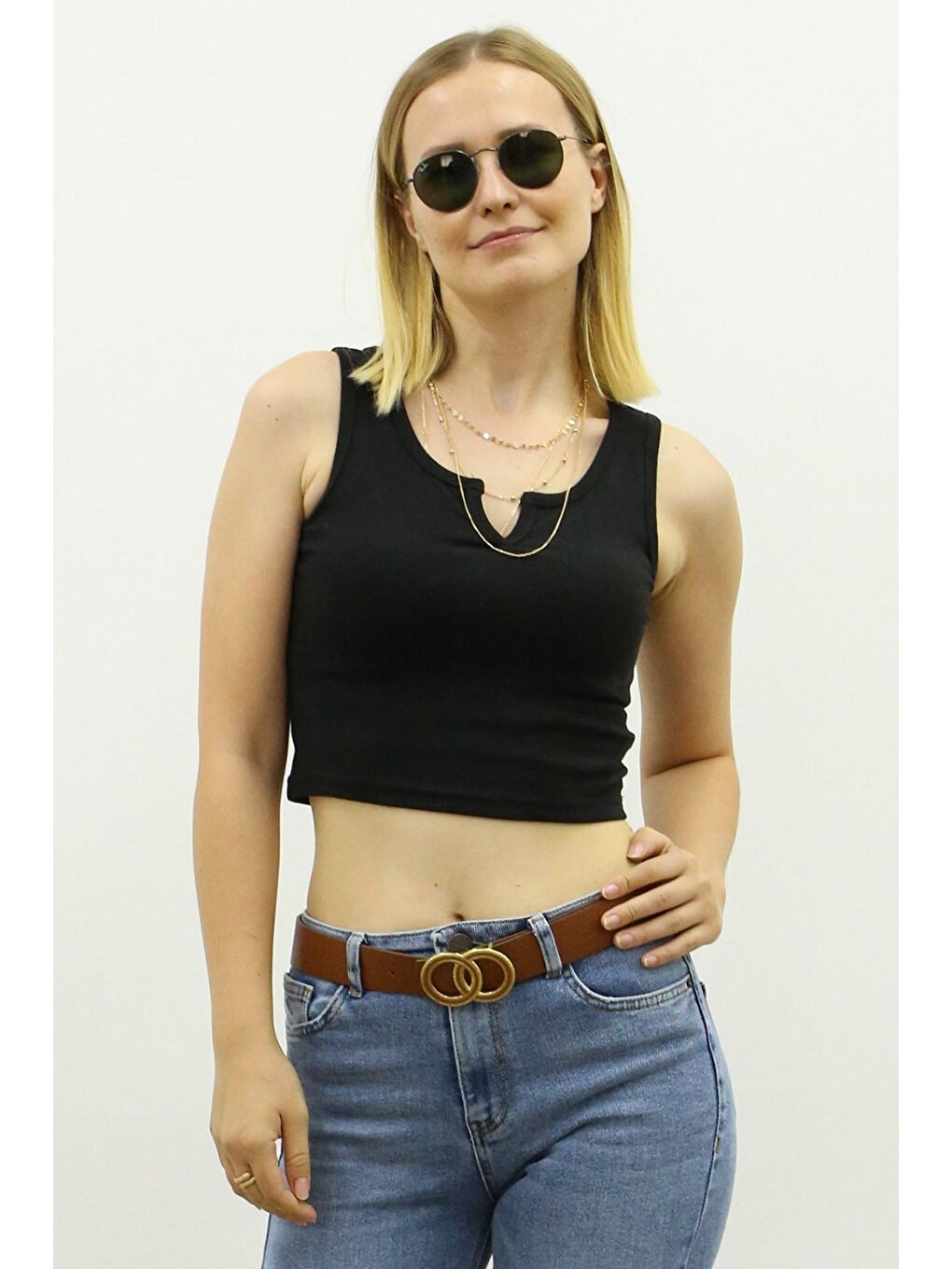Önü Detaylı Siyah Crop Top Mg362