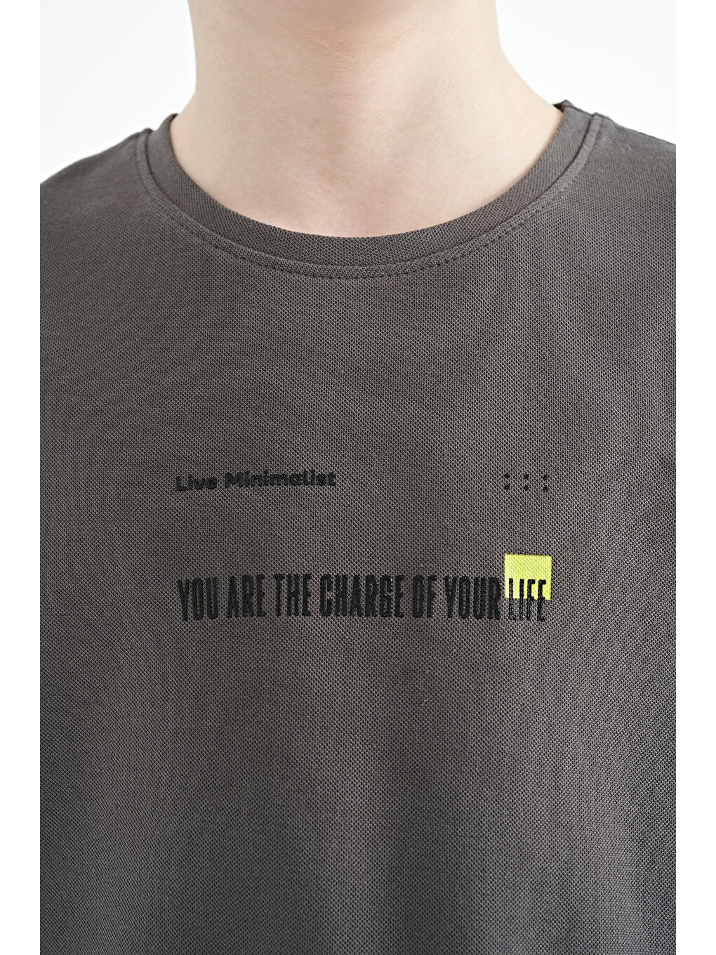 Koyu Gri Baskı Detaylı O Yaka Standart Kalıp Erkek  Çocuk Tişört - 11117-3