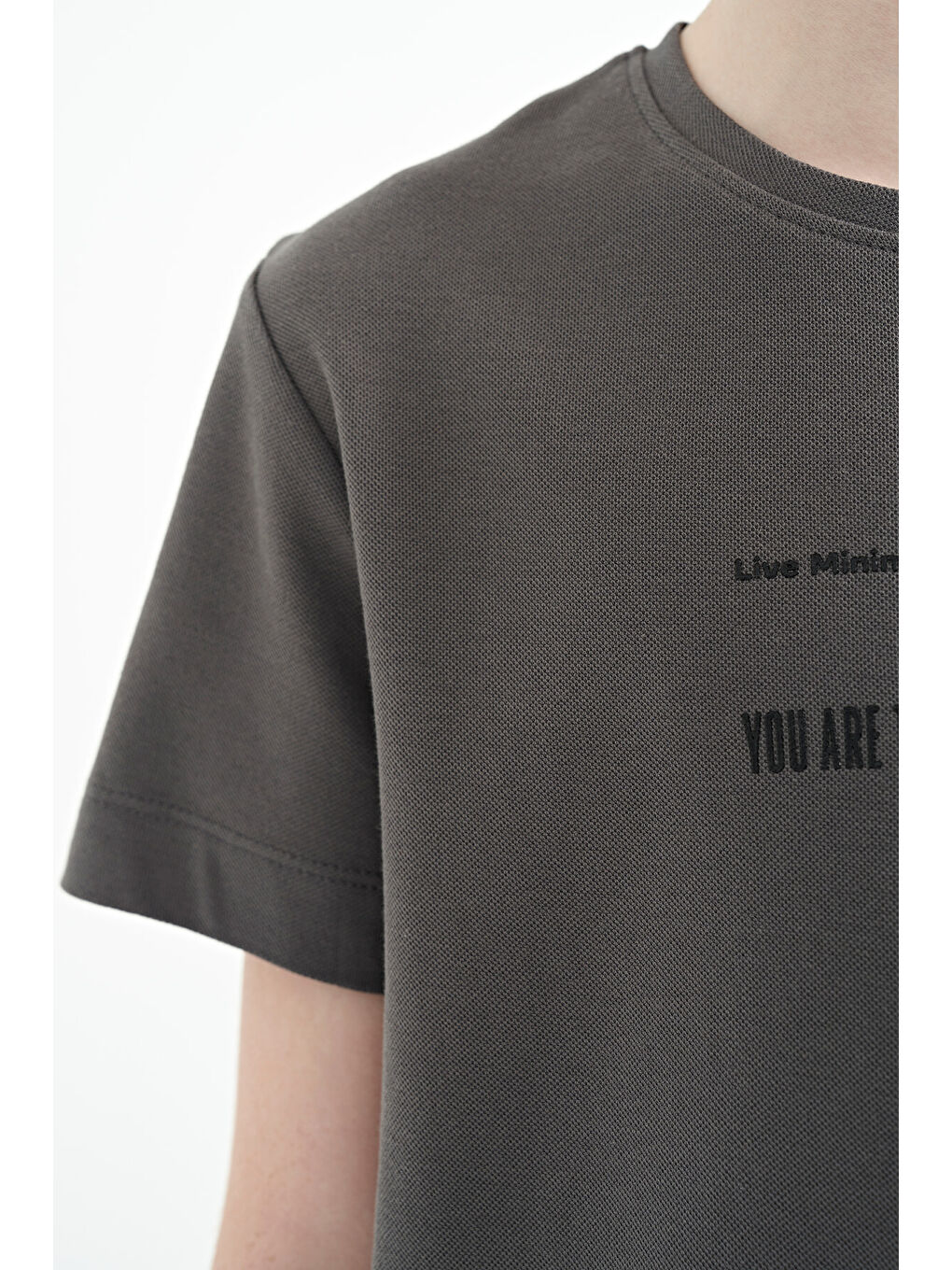 Koyu Gri Baskı Detaylı O Yaka Standart Kalıp Erkek  Çocuk Tişört - 11117-4