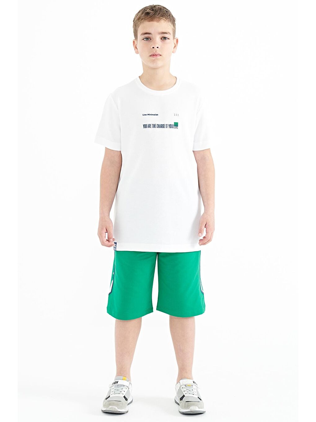 Beyaz Baskı Detaylı O Yaka Standart Kalıp Erkek  Çocuk Tişört - 11117-1