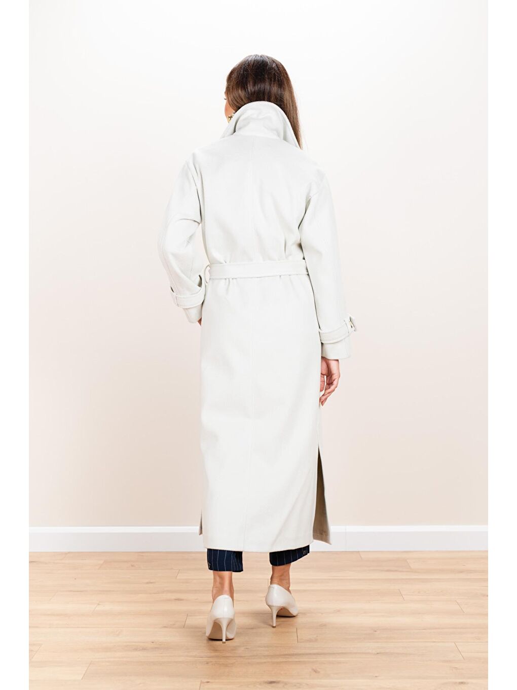 Kadın Ekru Balıksırtı Kuşaklı Kaşe Kaban-3