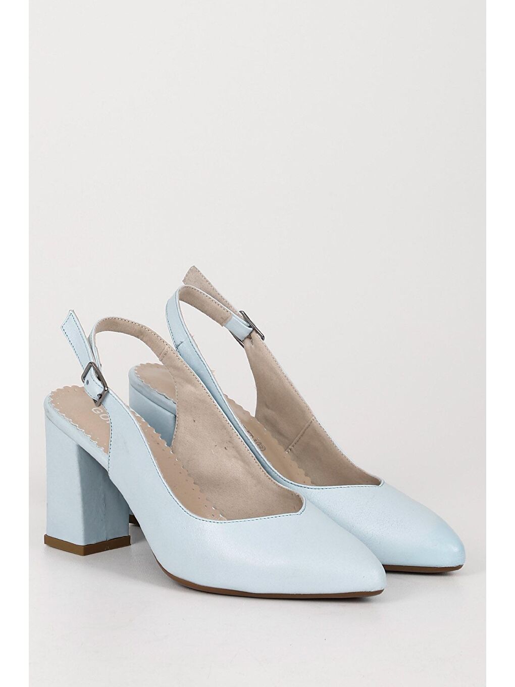 Mavi MAVİ  Hakiki Deri Sivri Burun Yüksek Kalın Topuklu Arkası Açık Kadın Yazlık Ayakkabı 24174-4