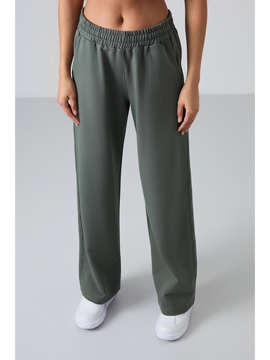 Haki Yüksek Bel Cepli Rahat Form Geniş Paça Kadın Eşofman Alt - 94567-2